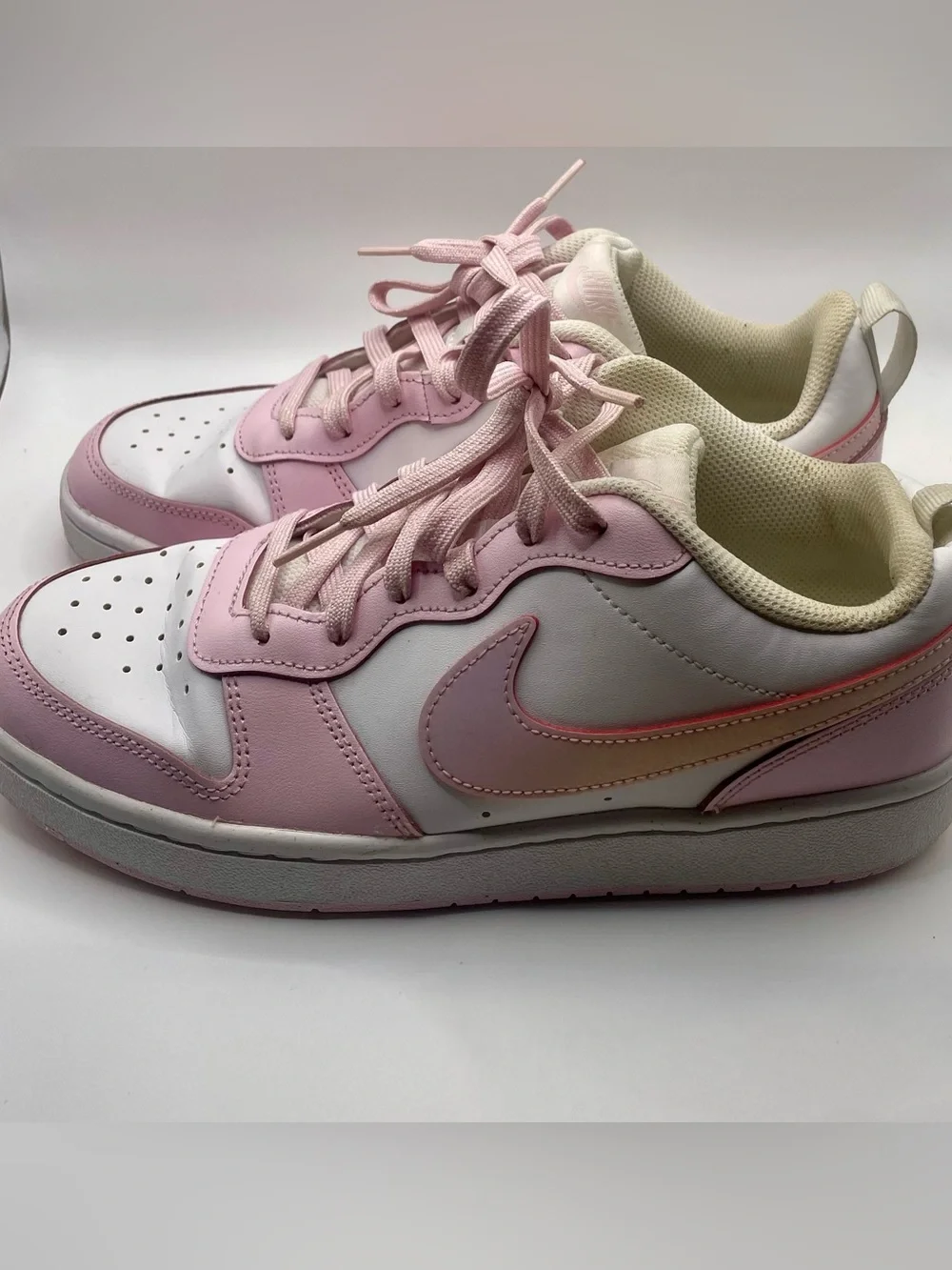 (Size 7Y) Nike Court Borough Low 2 SE Girls Sneakers